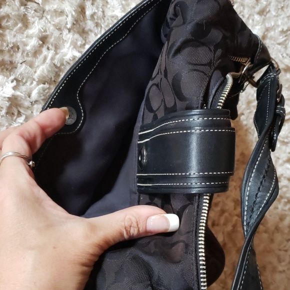 Signature Coach Purse - Picture 5 of 7